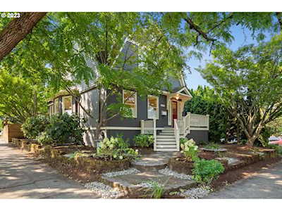 2450 SE Taylor ST Portland, OR 97214