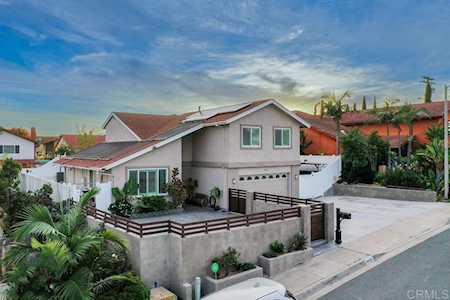 8921 Corte Pellejo Spring Valley, CA 91977