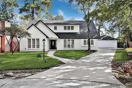 26 Rambling Wood Ct The Woodlands, TX 77380