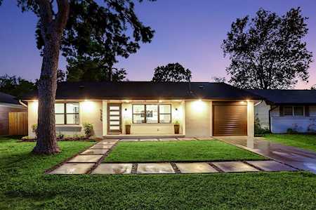 5325 Viking Dr Houston, TX 77092