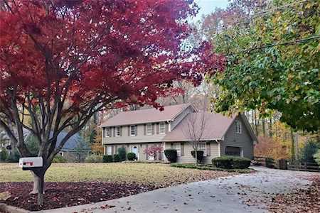 310 Hollyridge Drive Roswell, GA 30076