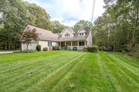 61 Mohawk Trl Charlestown, RI 02813