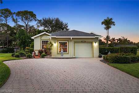 9225 Coachhouse Ln Estero, FL 33928