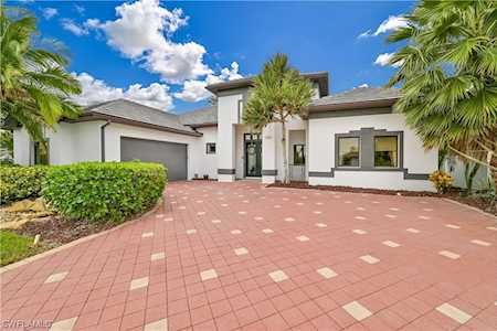 2222 SE 19th Place Cape Coral, FL 33990