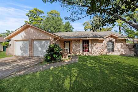 7834 Breezeway St Houston, TX 77040