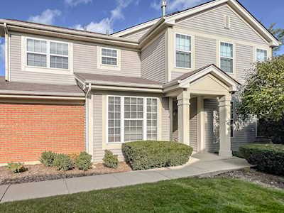 655 Creekside Circle Gurnee, IL 60031
