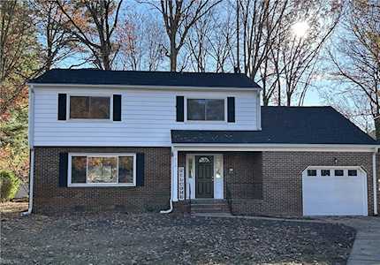 312 Williamsburg Ct Newport News, VA 23606