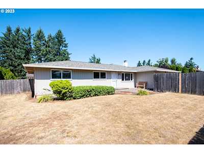 21621 S Crestview DR Oregon City, OR 97045