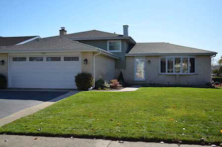 1461 W Goldengate Dr Addison, IL 60101