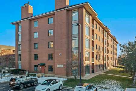 865 E 22nd St #202 Lombard, IL 60148