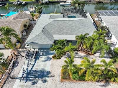 6318 Cottonwood Ln Apollo Beach, FL 33572