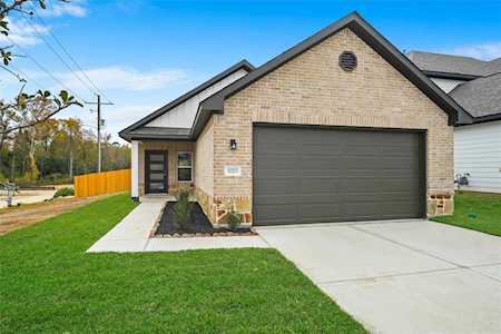 11703 Eclipse Dr Willis, TX 77318