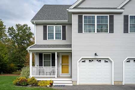 2 Annika Lee Dr #2 Epping, NH 03042