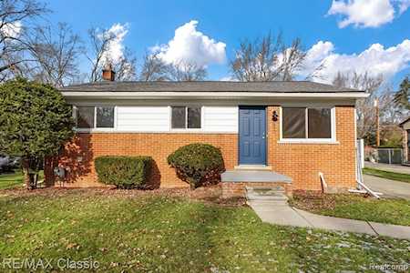 18321 Brentwood St Livonia, MI 48152