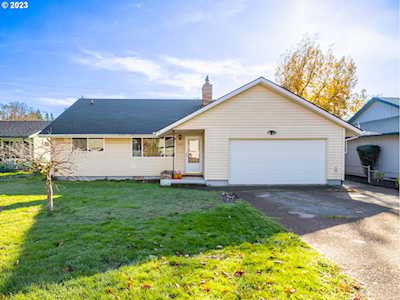 645 Stonehill DR Gladstone, OR 97027