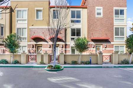 6653 Tralee Village Dr Dublin, CA 94568