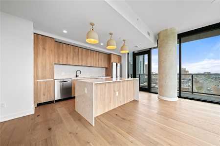 84 East Ave #2404 Austin, TX 78701