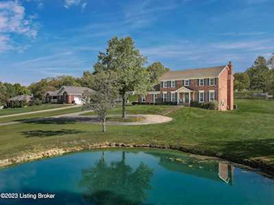 3801 Carriage Hill Dr Crestwood, KY 40014