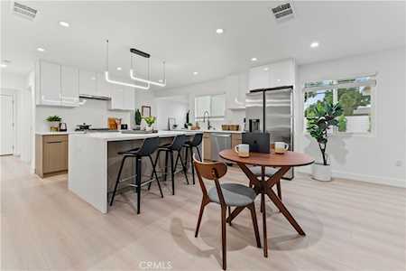 17205 Palm St Fountain Valley, CA 92708