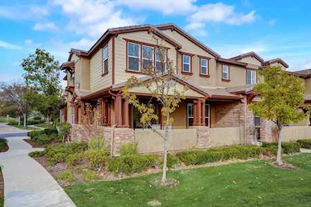 28600 Pietro Dr Valencia, CA 91354