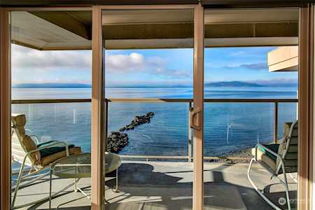 3633 Beach Dr SW #402 Seattle, WA 98116