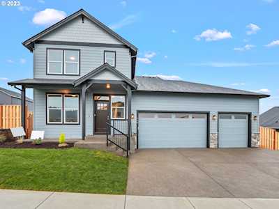 748 NE Pinebreak DR Estacada, OR 97023