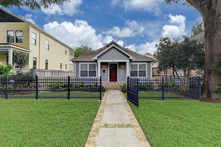 604 E 10th 1/2 St Houston, TX 77008