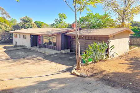8559 Gardena Rd Lakeside, CA 92040