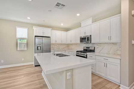 1658 Carol Lee Lane Escondido, CA 92026