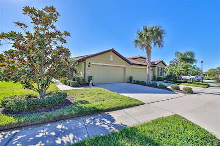 340 Mystic Falls Dr Apollo Beach, FL 33572