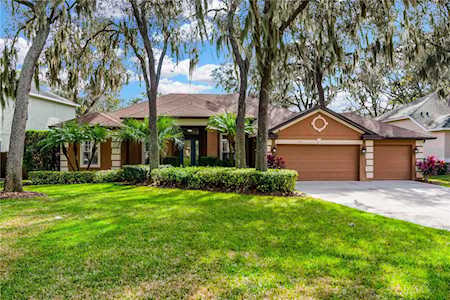 122 Falling Water Dr Brandon, FL 33511