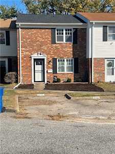834 N Grosvenor Ct Virginia Beach, VA 23462