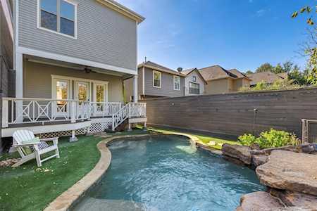 827 W 17th St Houston, TX 77008