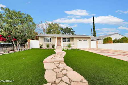 22129 Bassett St Canoga Park, CA 91303