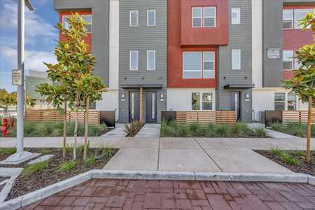 101 Starfish Ln Foster City, CA 94404