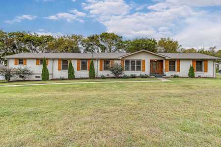 106 Sterling Ct Hendersonville, TN 37075