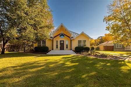 732 Forest Street Grapevine, TX 76051