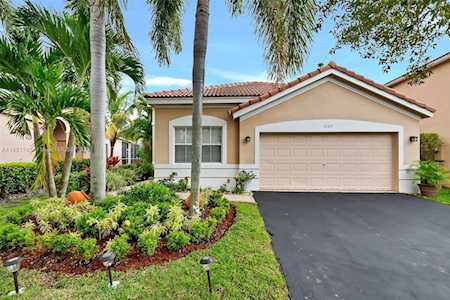 1107 Tupelo Way Weston, FL 33327