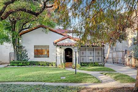 1906 Norfolk St Houston, TX 77098