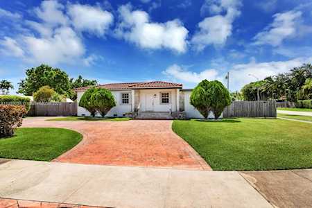3200 SW 81st Ave Miami, FL 33155