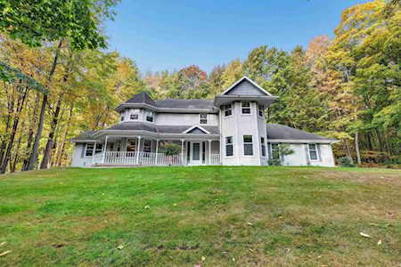 3923 Whitetail Ct Oneida, Village of Hobart, WI 54155