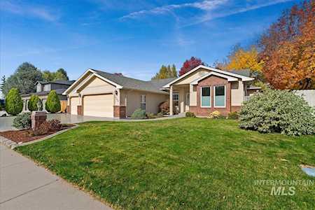 1720 E Summerfalls Drive Meridian, ID 83646