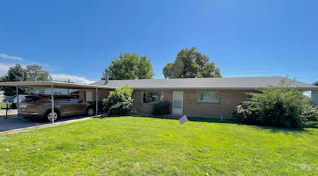 435 Gridley Dr Mountain Home, ID 83647