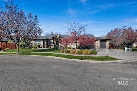 5831 N Saguaro Hills Place Meridian, ID 83646