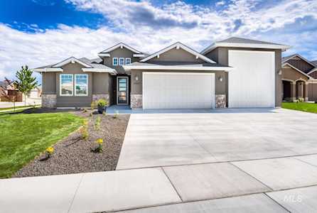 1972 N Meadow Wood Middleton, ID 83644