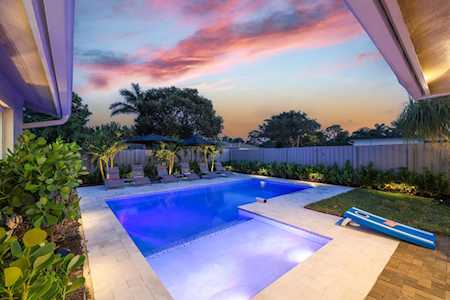 702 SW 27th Terrace Boynton Beach, FL 33435