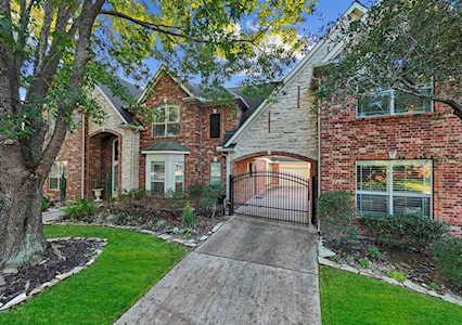 10103 Earlington Manor Dr Spring, TX 77379
