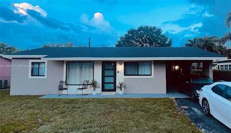 2740 NW 21st St Fort Lauderdale, FL 33311
