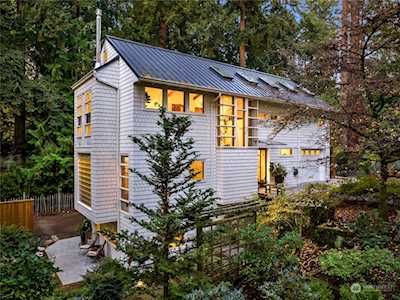 268 Lovell Ave SW Bainbridge Island, WA 98110