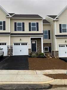 4443 Benjamin Ct Emmaus, PA 18049